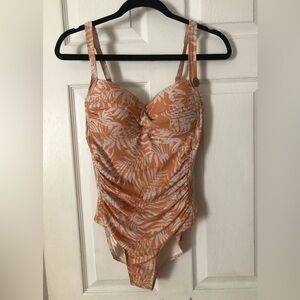 Brand New Womens Nip Tuck Swim
Size 8